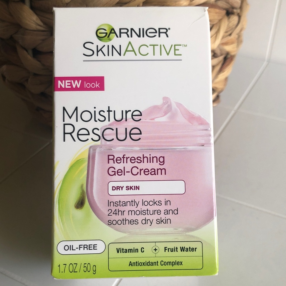 Garnier SkinActive Moisture Rescue Refreshing Gel-Cream - Pink